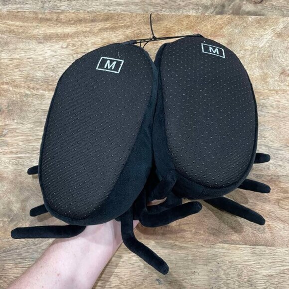 NEW 11-12 Boys Plush Spider Slippers - Picture 7 of 7
